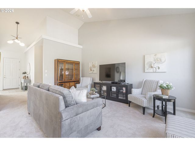 819 HAZELTINE Ave Se, Salem, OR 97306