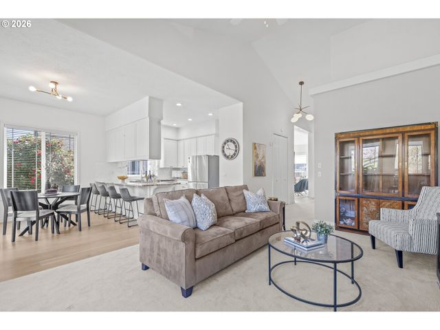 819 HAZELTINE Ave Se, Salem, OR 97306