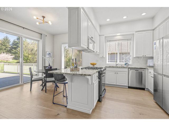 819 HAZELTINE Ave Se, Salem, OR 97306