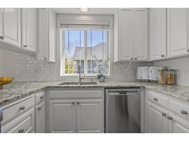 819 HAZELTINE Ave Se, Salem, OR 97306