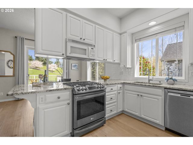 819 HAZELTINE Ave Se, Salem, OR 97306