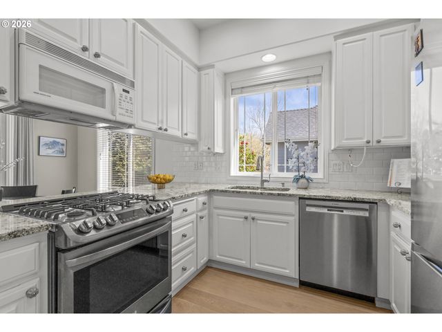 819 HAZELTINE Ave Se, Salem, OR 97306