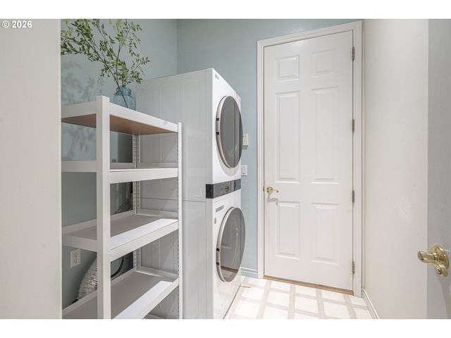 819 HAZELTINE Ave Se, Salem, OR 97306