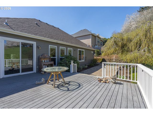 819 HAZELTINE Ave Se, Salem, OR 97306