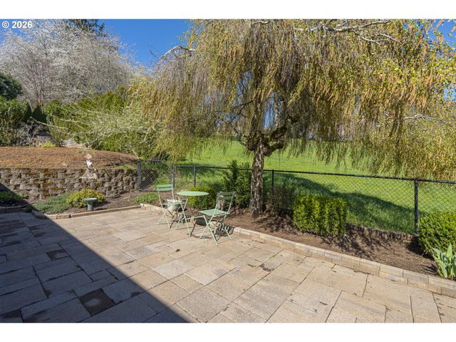 819 HAZELTINE Ave Se, Salem, OR 97306