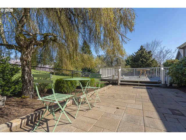 819 HAZELTINE Ave Se, Salem, OR 97306