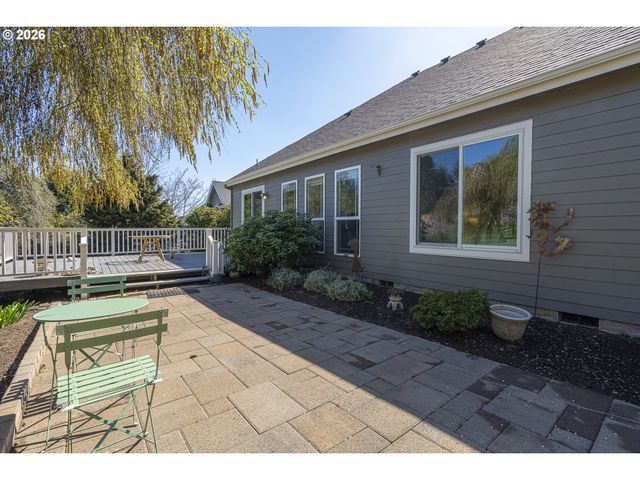 819 HAZELTINE Ave Se, Salem, OR 97306