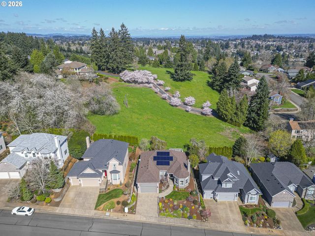 819 HAZELTINE Ave Se, Salem, OR 97306