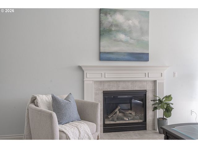 819 HAZELTINE Ave Se, Salem, OR 97306