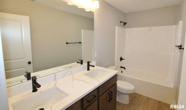 106 SAMUEL Court, Washington, IL 61571