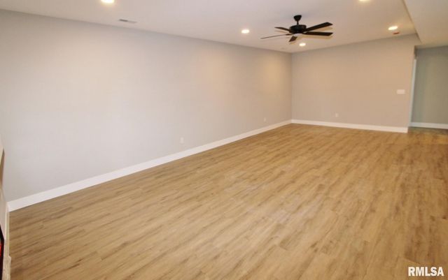 106 SAMUEL Court, Washington, IL 61571