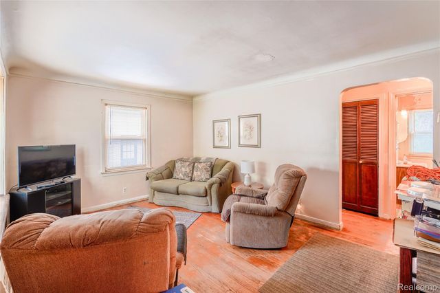 1102 N Vermont Avenue, Royal Oak, MI 48067