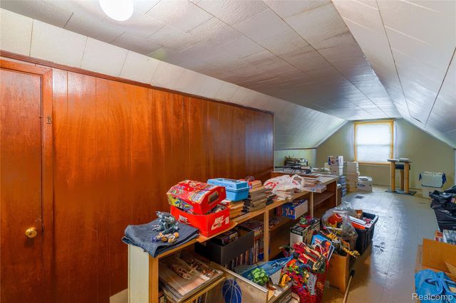 1102 N Vermont Avenue, Royal Oak, MI 48067