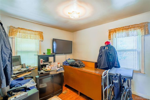 1102 N Vermont Avenue, Royal Oak, MI 48067