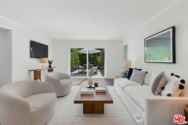 14542 Otsego Street, Sherman Oaks, CA 91403