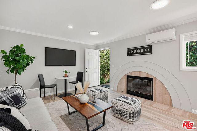 14542 Otsego Street, Sherman Oaks, CA 91403