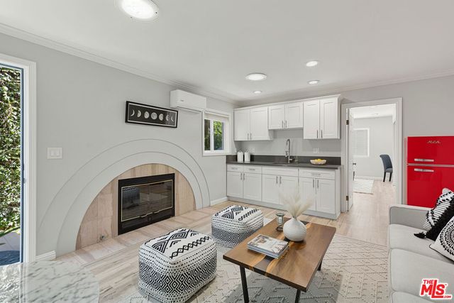 14542 Otsego Street, Sherman Oaks, CA 91403