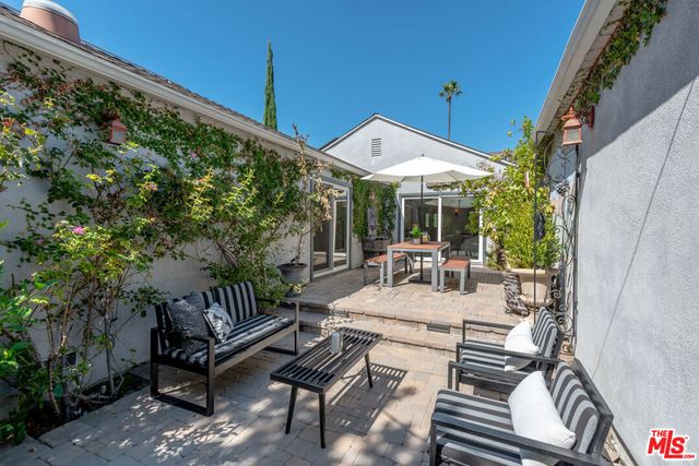 14542 Otsego Street, Sherman Oaks, CA 91403