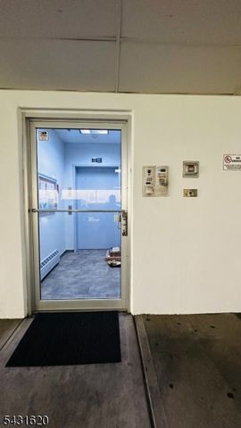351 S Broad 403, Elizabeth City, NJ 07201
