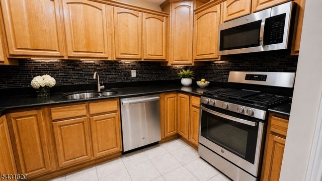 351 S Broad 403, Elizabeth City, NJ 07201