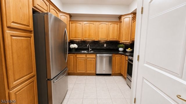 351 S Broad 403, Elizabeth City, NJ 07201