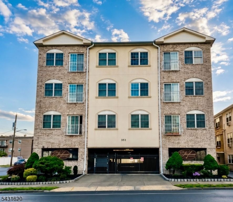 351 S Broad 403, Elizabeth City, NJ 07201