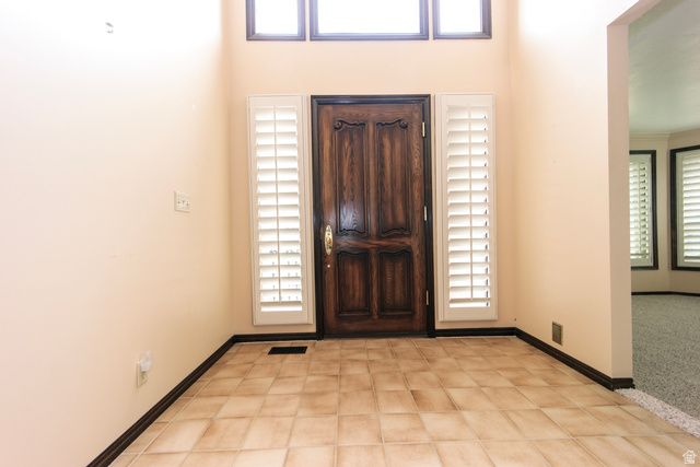 1063 E 5700 S, South Ogden, UT 84405