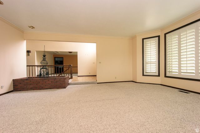 1063 E 5700 S, South Ogden, UT 84405