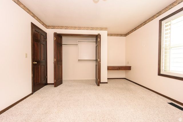 1063 E 5700 S, South Ogden, UT 84405