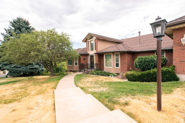 1063 E 5700 S, South Ogden, UT 84405
