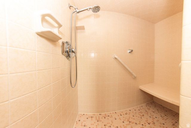 1063 E 5700 S, South Ogden, UT 84405