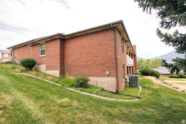 1063 E 5700 S, South Ogden, UT 84405