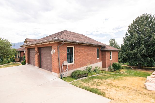 1063 E 5700 S, South Ogden, UT 84405