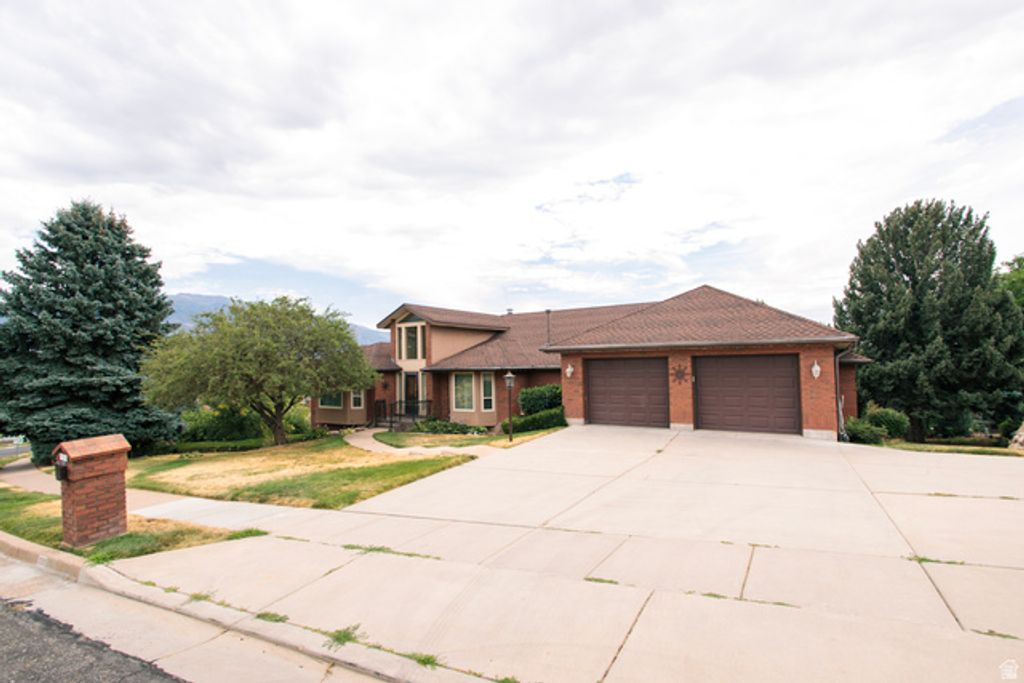 1063 E 5700 S, South Ogden, UT 84405