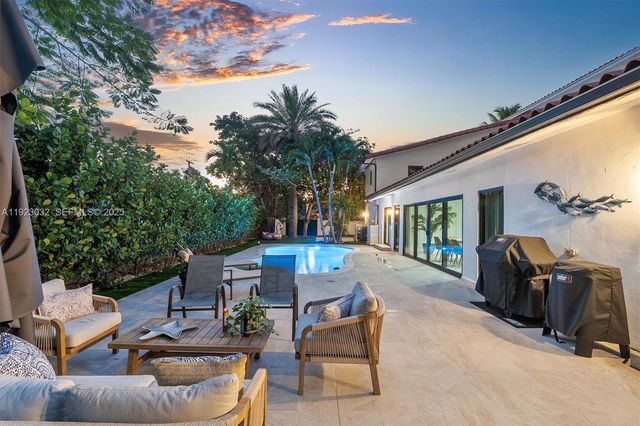 210 NE 107 st, Miami Shores, FL 33161