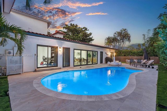 210 NE 107 st, Miami Shores, FL 33161