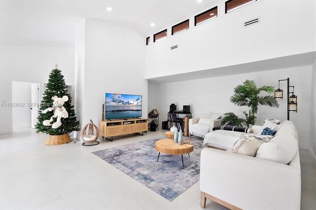 210 NE 107 st, Miami Shores, FL 33161