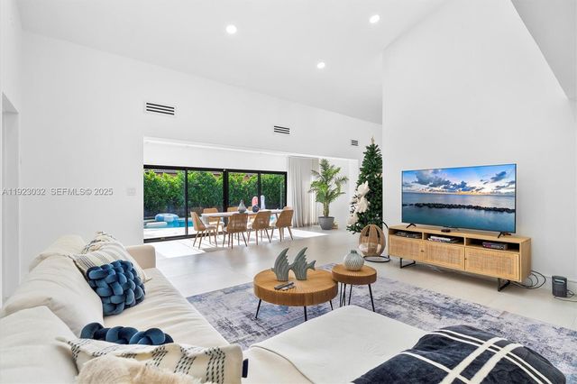 210 NE 107 st, Miami Shores, FL 33161