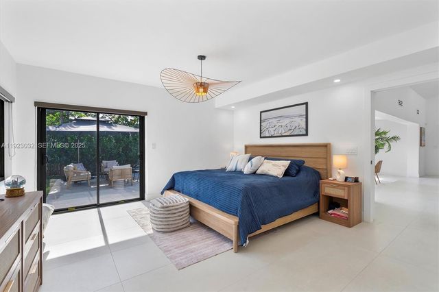 210 NE 107 st, Miami Shores, FL 33161