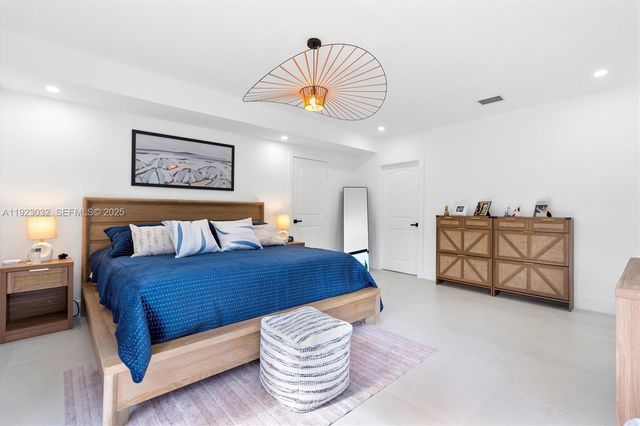 210 NE 107 st, Miami Shores, FL 33161