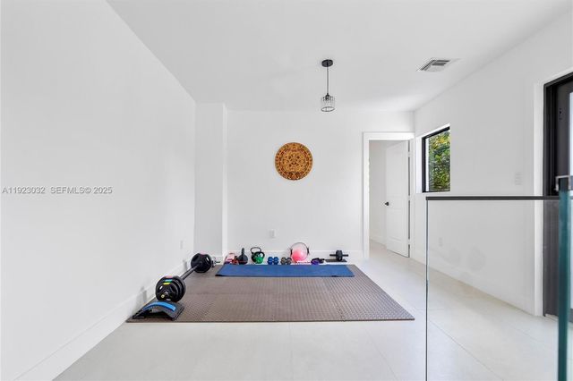 210 NE 107 st, Miami Shores, FL 33161