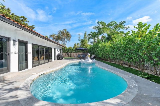 210 NE 107 st, Miami Shores, FL 33161