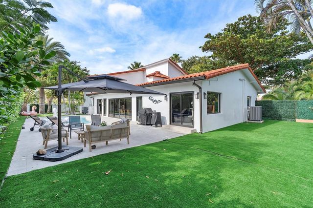 210 NE 107 st, Miami Shores, FL 33161