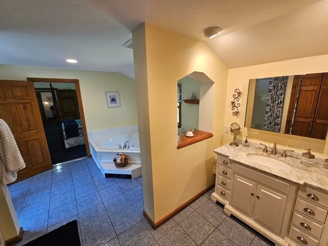 2 Center Hill Rd, Pembroke, MA 02359