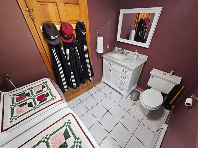 2 Center Hill Rd, Pembroke, MA 02359