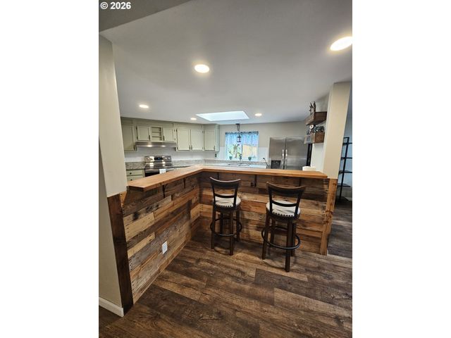 210 WEBSTER Ln, Woodland, WA 98674