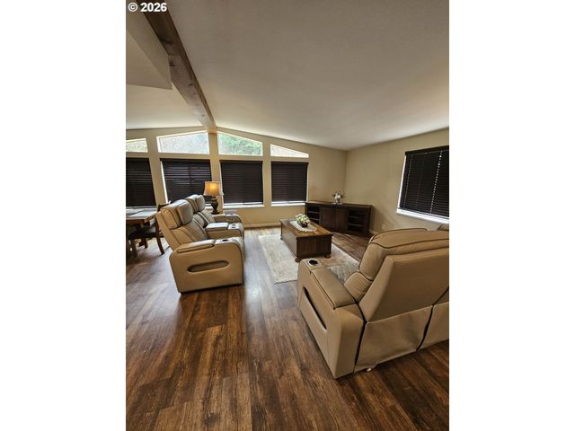 210 WEBSTER Ln, Woodland, WA 98674