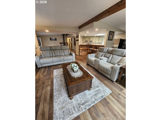 210 WEBSTER Ln, Woodland, WA 98674