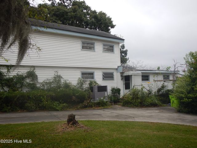 1300 Brices Creek Road, New Bern, NC 28562