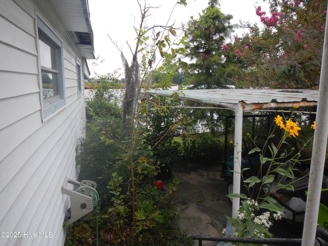 1300 Brices Creek Road, New Bern, NC 28562